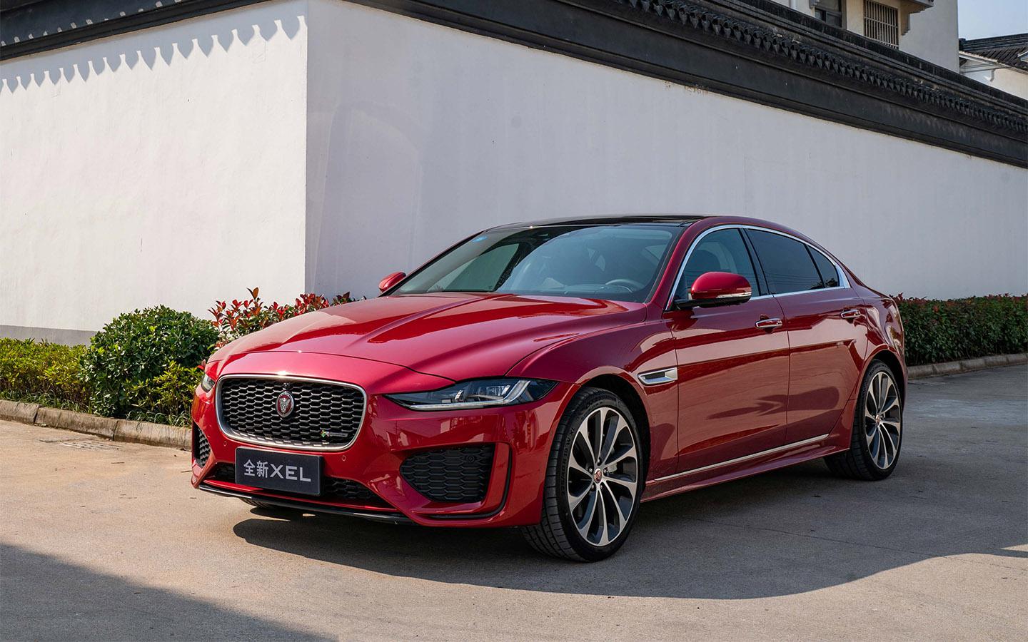 Jaguar XE