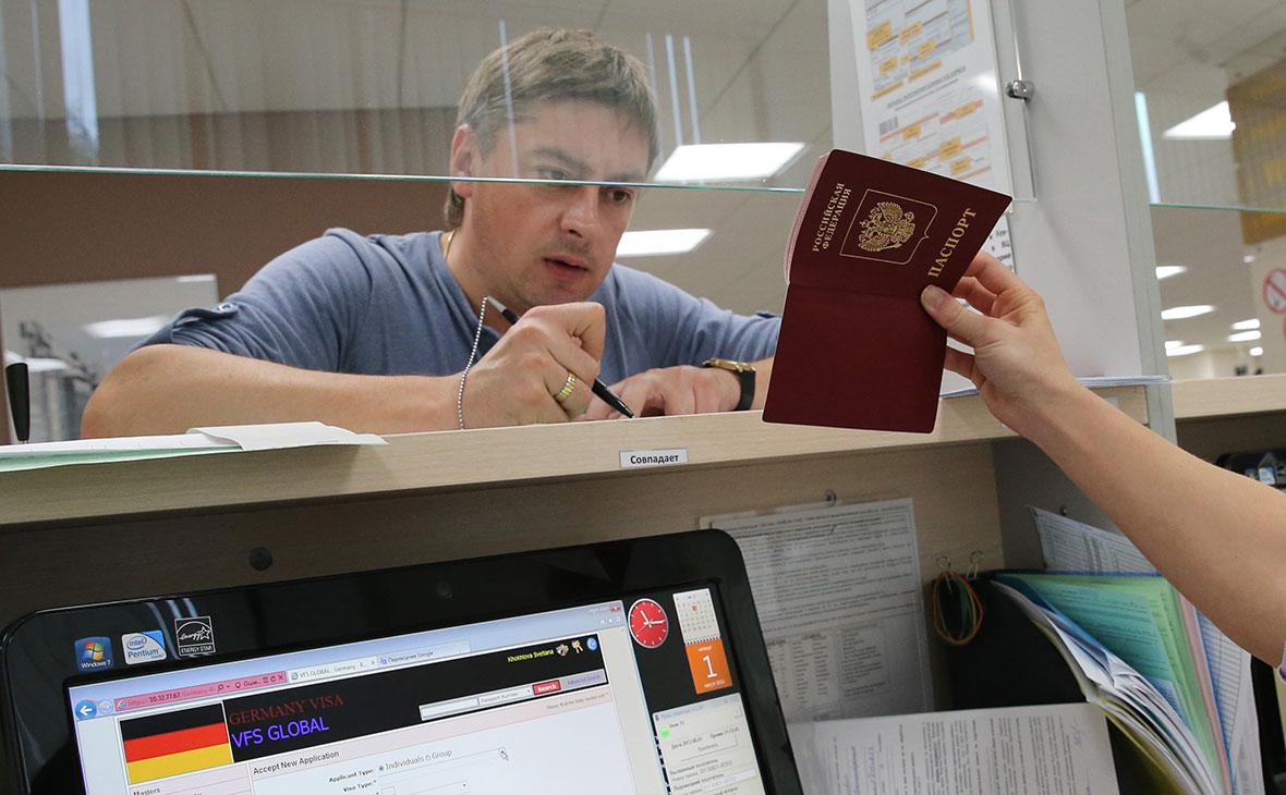 Еврокомиссия запретила выдачу новых многоразовых виз россиянам