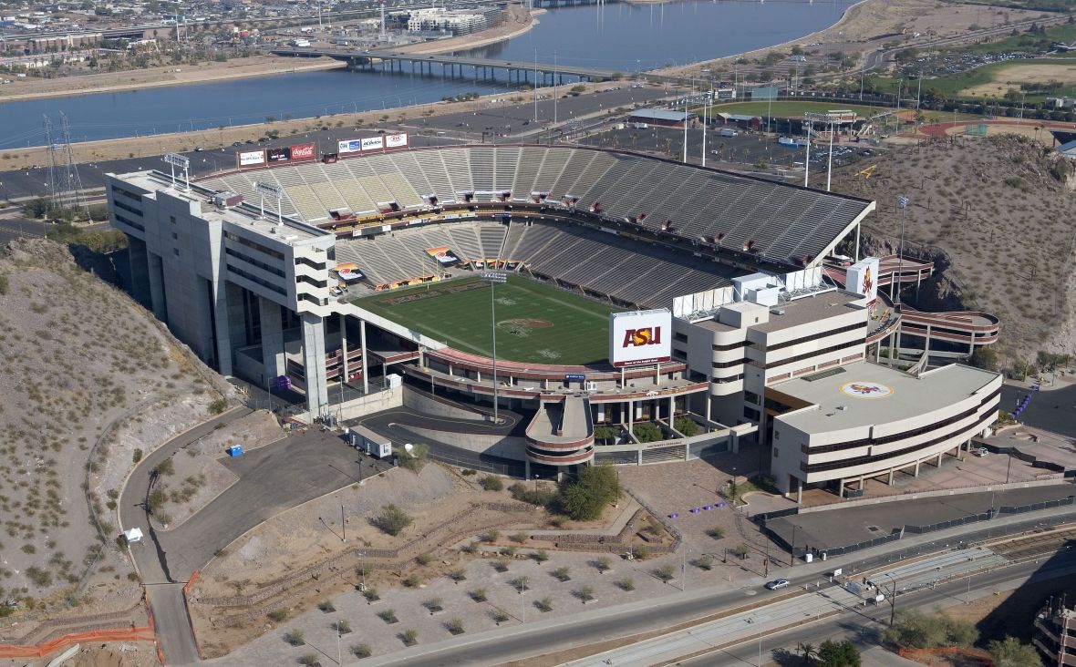 Sun Devil Stadium (Темпе, США). Вместимость 53 559 зрителя, сроки реконструкции &ndash; 2014-2018гг., стоимость реконструкции &ndash; $307 млн.