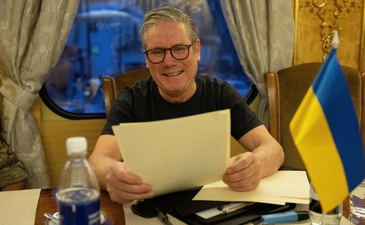 Carl Court / Reuters