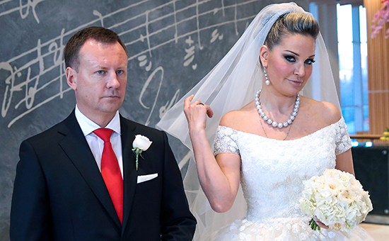 Депутаты ГД РФ Денис Вороненков и Мария Максакова на приеме по случаю свадьбы
