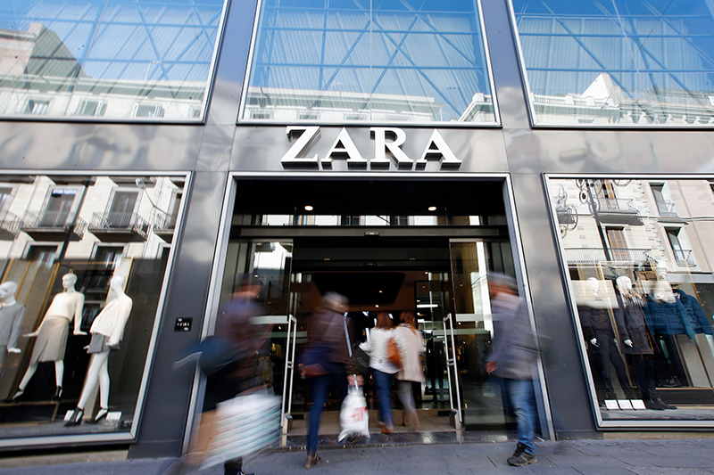 Магазин &nbsp;Zara в Барселоне, Испания


