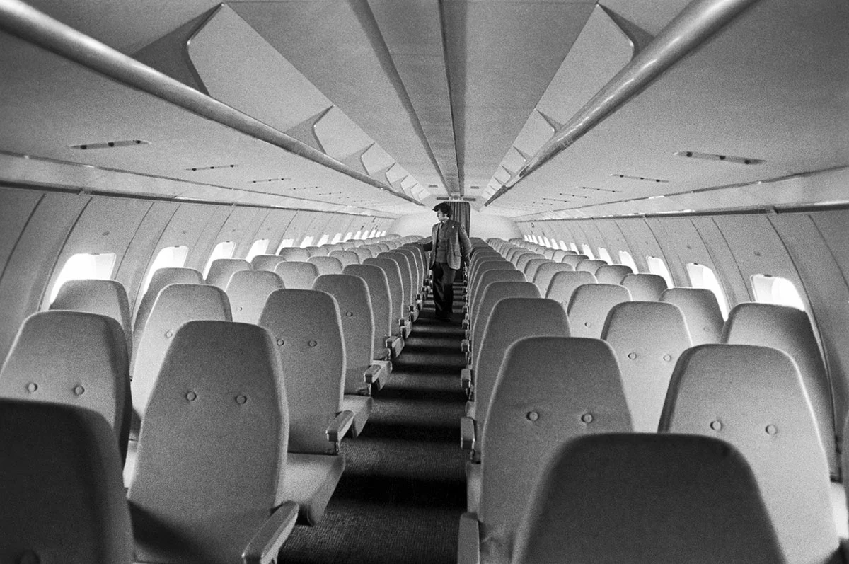 <p>Салон среднемагистрального трехдвигательного пассажирского самолета Як-42. 1975 год</p>