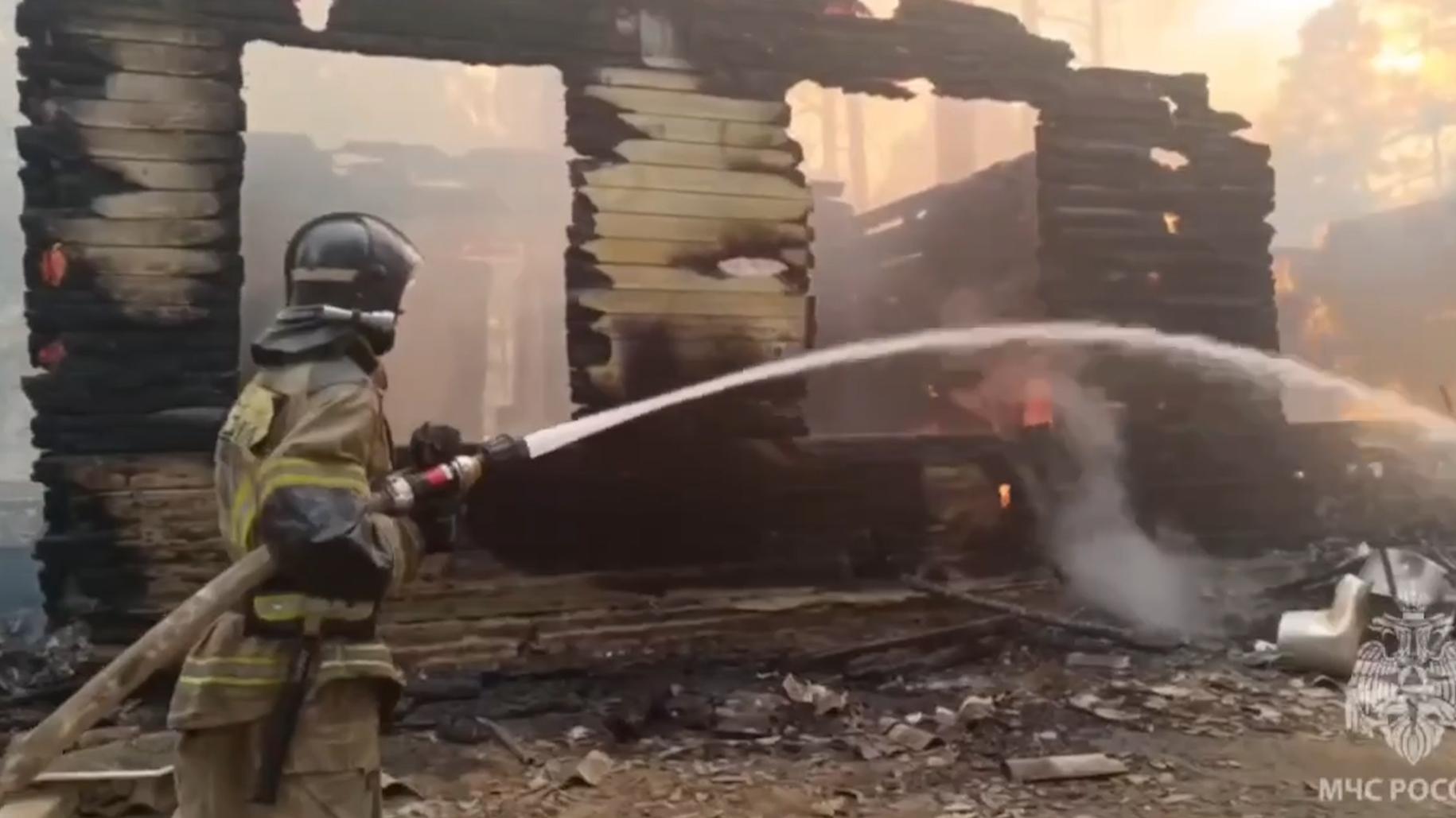 Огонь уничтожил семь построек в детском лагере «Огонек» в Забайкалье