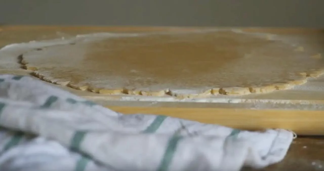 Сделайте тонкие коржи