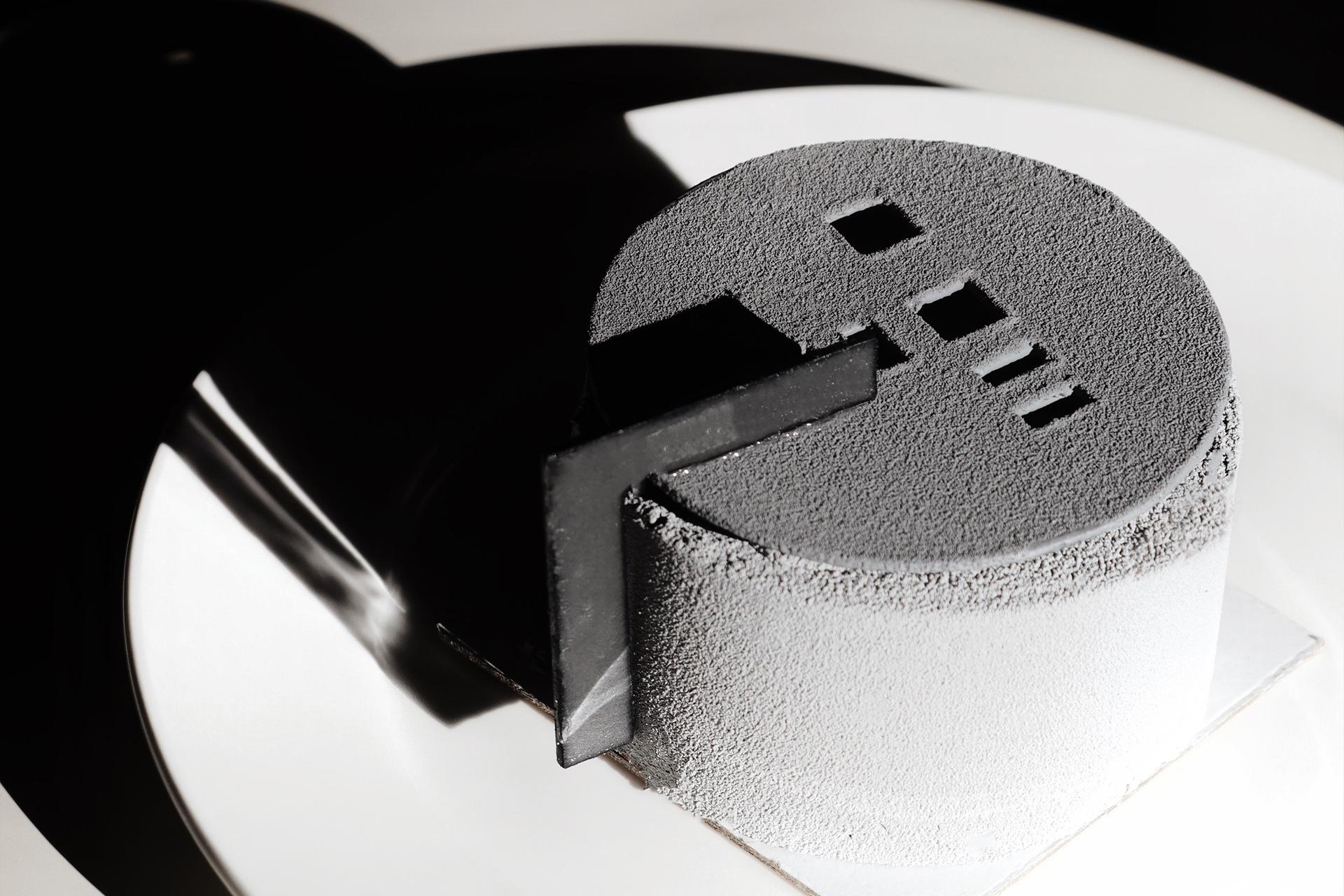 Бисквитное пирожное «Прага» в кафе-пекарне «Слой»