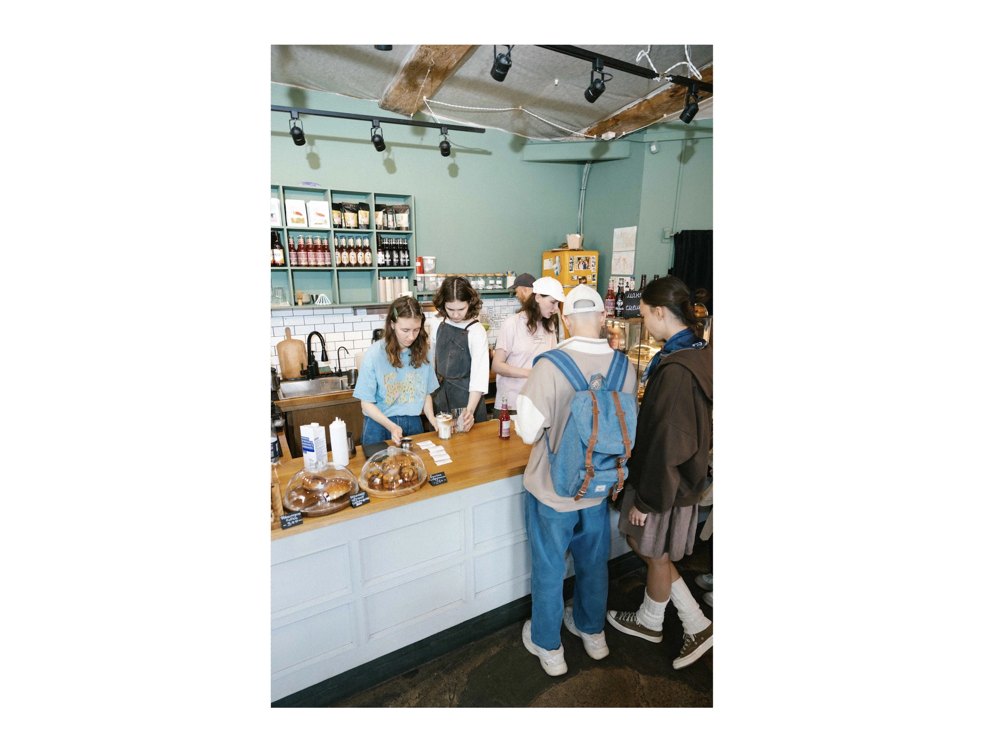 Чем живет главное в России инклюзивное кафе «Огурцы». Разговор по душам