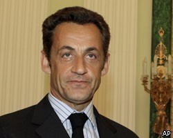 Н.Саркози потратил на цветы в 2008г. почти полмиллиона долларов 