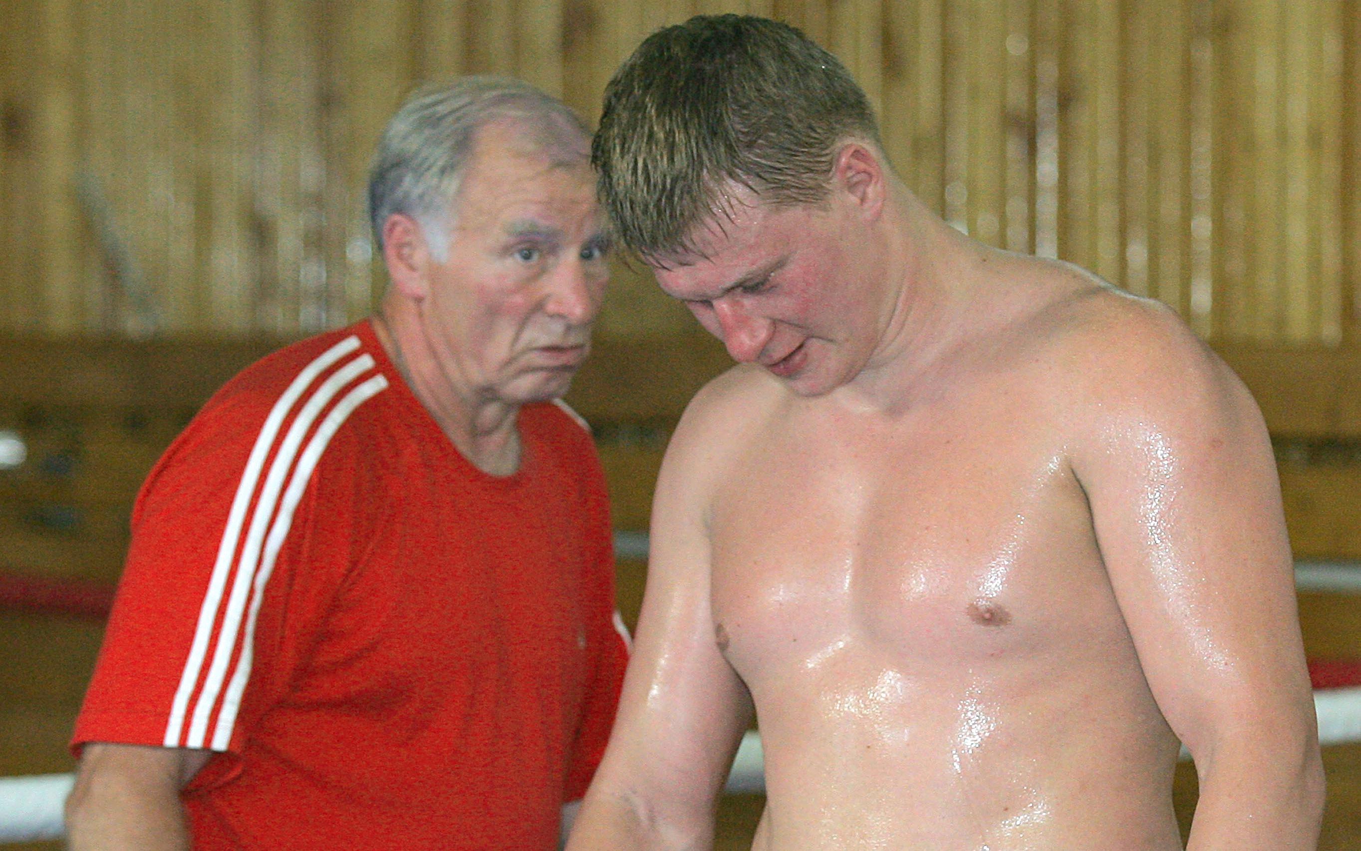 Умер бывший тренер Поветкина и Цзю Валерий Белов