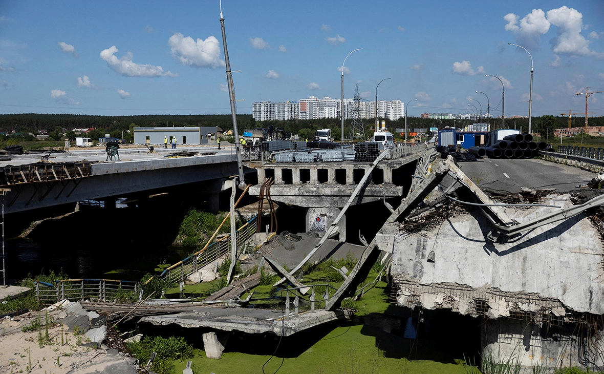 Clodagh Kilcoyne / Reuters