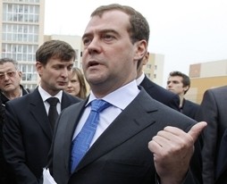 Д.Медведеву настолько неинтересны протесты Японии, что ему жалко времени их комментировать