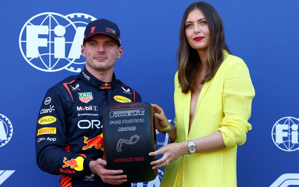 Шарапова вручила Ферстаппену приз за поул-позишн в Гран-при Монако