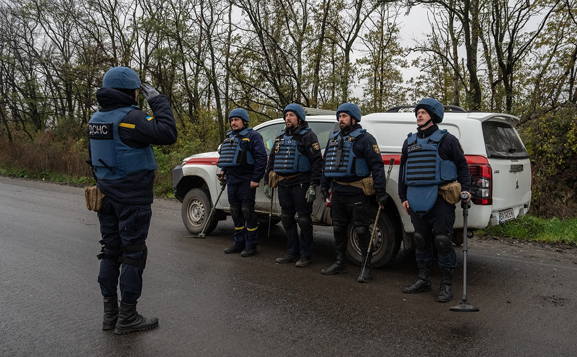 Carl Court / Getty Images