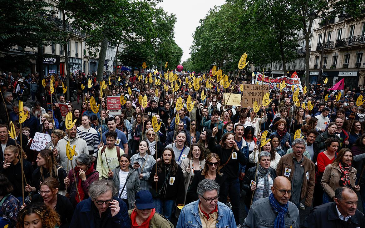 Сотни тысяч людей вышли на марши «Нового народного фронта» во Франции