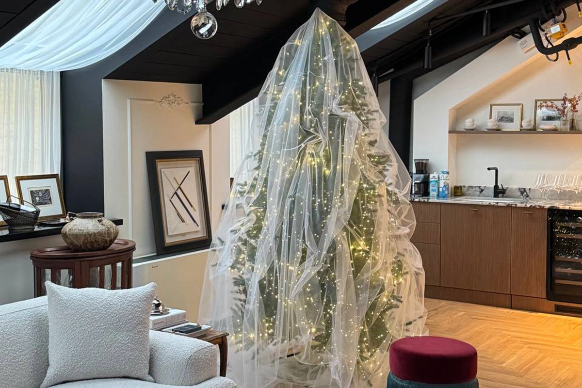 Как российские виноделы украсили свои елки