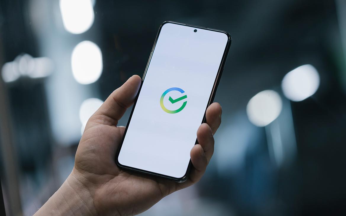 Пользователи приложений трех российских банков сообщили о сбоях