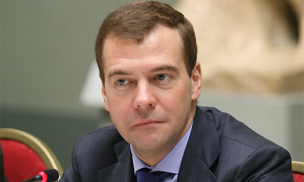 Медведев остался недоволен ситуацией на дорогах