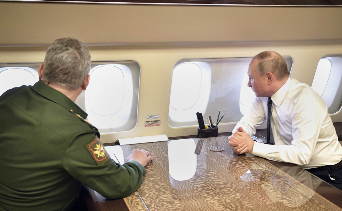 Сергей Шойгу&nbsp;и Владимир Путин по пути в Дамаск (Сирия), 7 января 2020г.