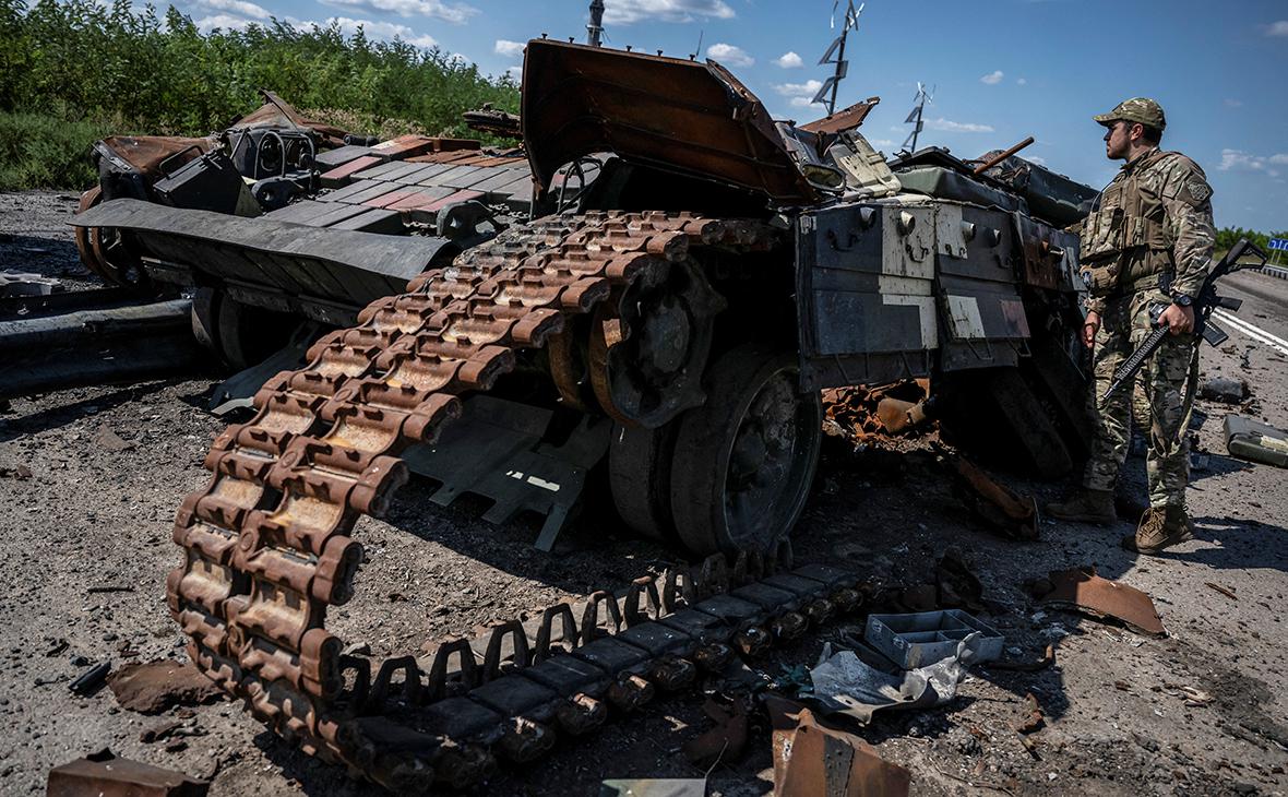 Украинский танк возле села Работино