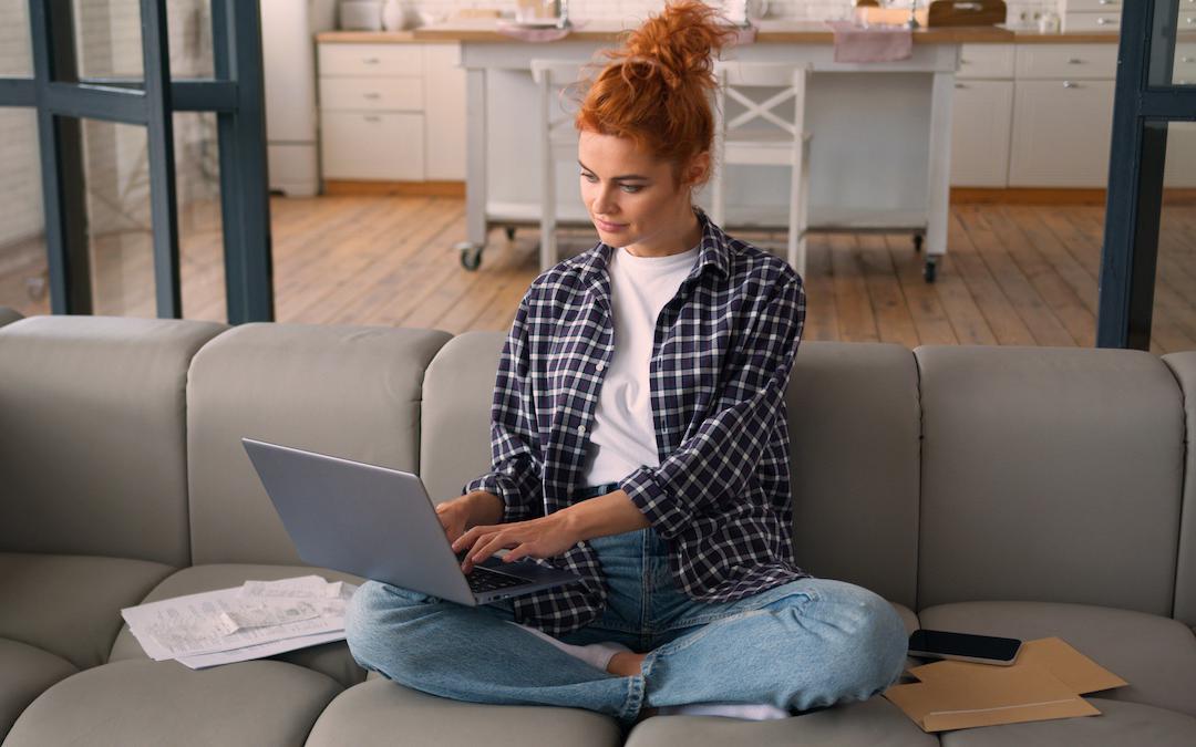 В России минимальный возраст для получения кредита &mdash; 18 лет. Согласно ст. 21 Гражданского кодекса России, с этого возраста гражданин становится полностью дееспособным и может самостоятельно заключать финансовые сделки, включая кредитные договоры