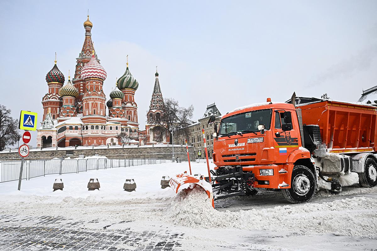 После циклона «Валли» работы по уборке снега в столице идут в круглосуточном режиме, 20 февраля 2026 года