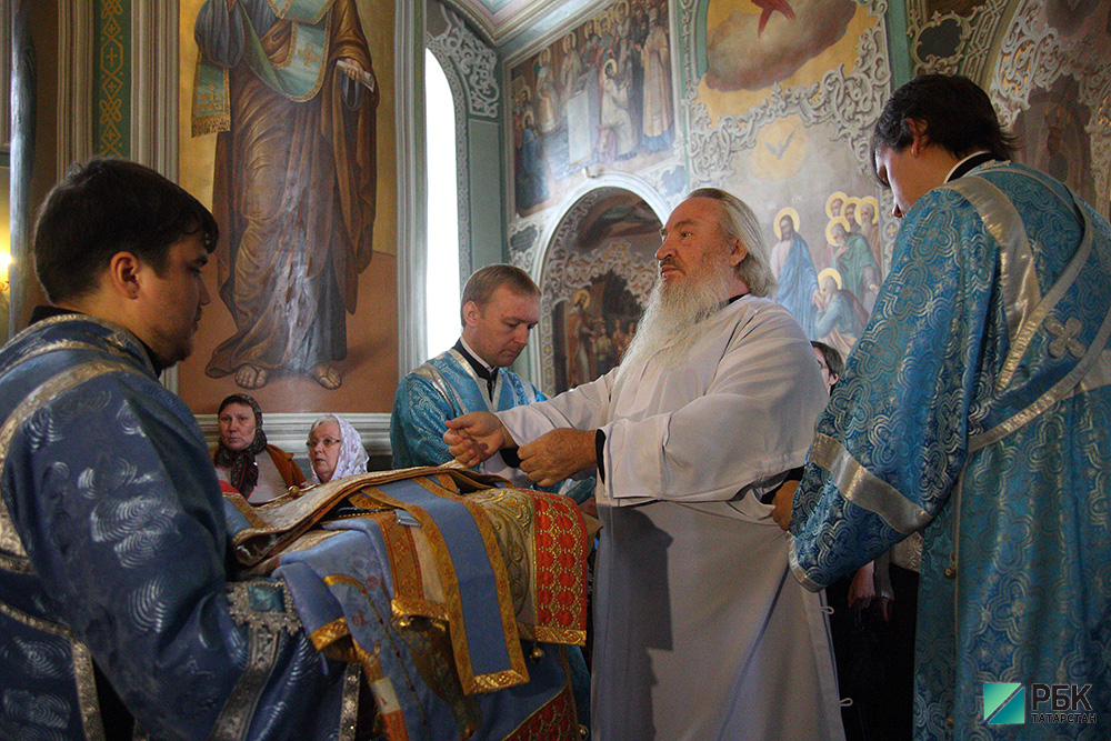 Крестный ход с Казанской иконой Божией Матери