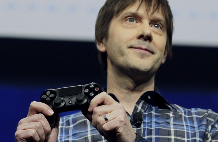 Sony анонсировала игровую консоль PlayStation 4