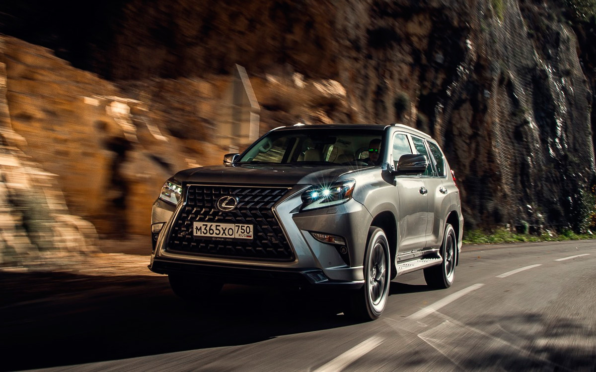 Lexus назвал стоимость обновленного внедорожника GX 460 в России