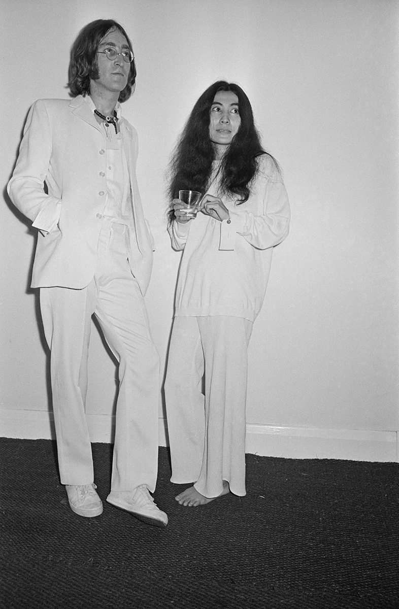<p>Джон Леннон и Йоко Оно</p>