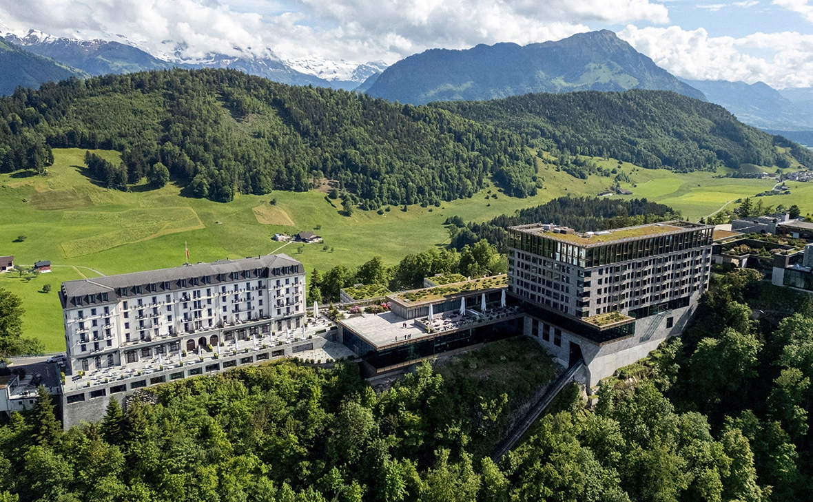 Denis Balibouse / Reuters