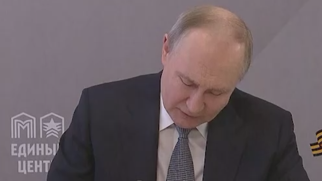 Путин заявил, что Россия не направляет срочников в зону боевых действий