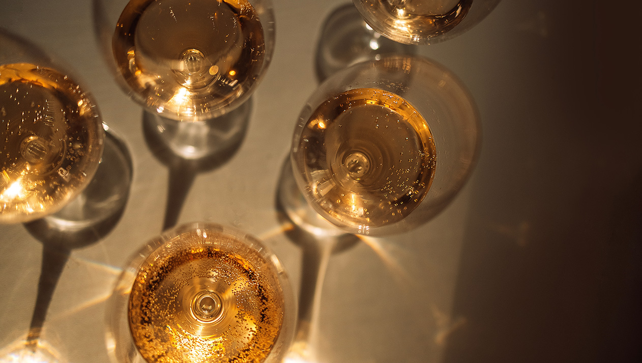 Россия нарастила выручку от экспорта игристого. Цифры год к году и тренды