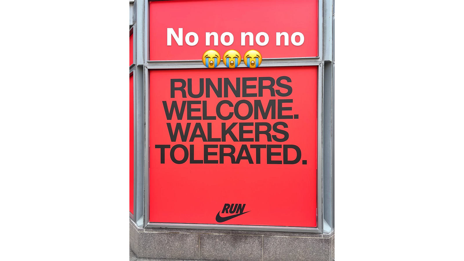 Вывеска Nike в одном из флагманских магазинов в Бостоне