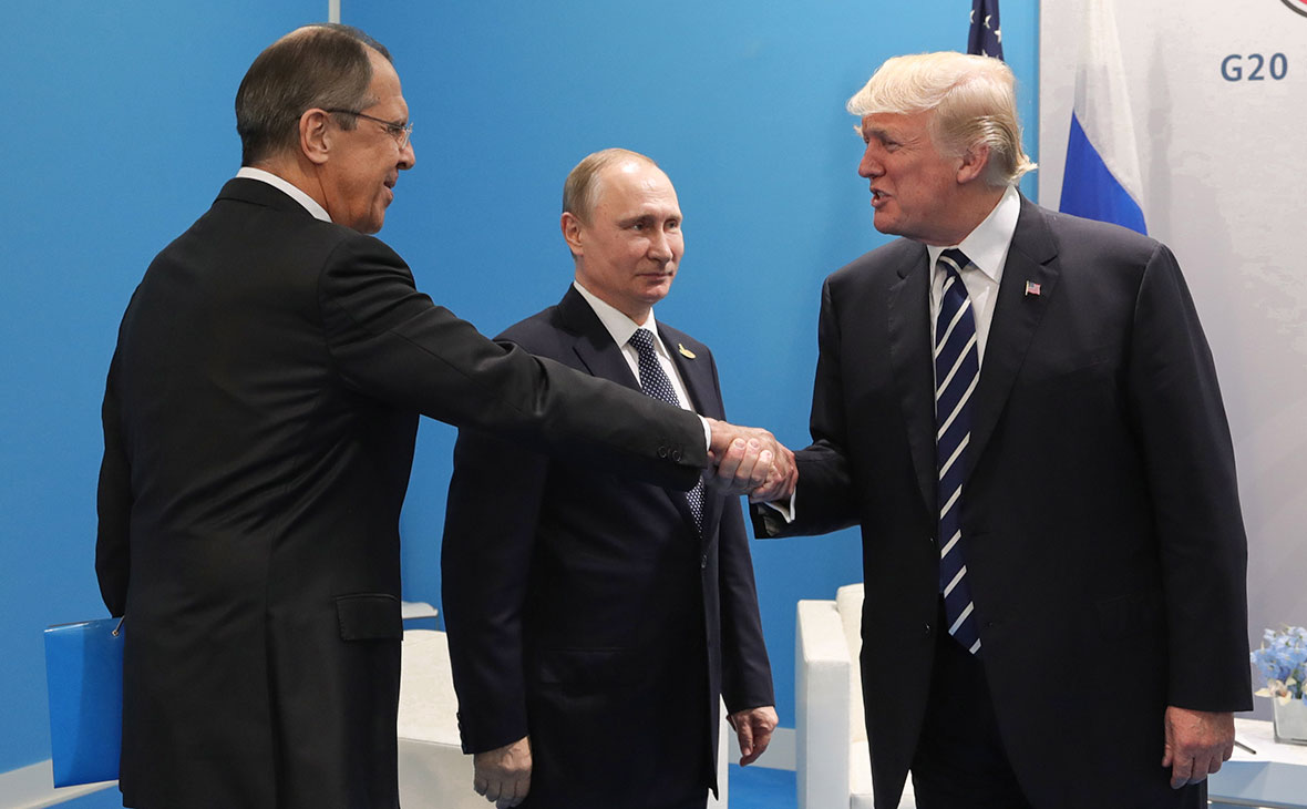 Сергей Лавров, Владимир Путин и&nbsp;Дональд Трамп (слева направо). Июль 2017 года