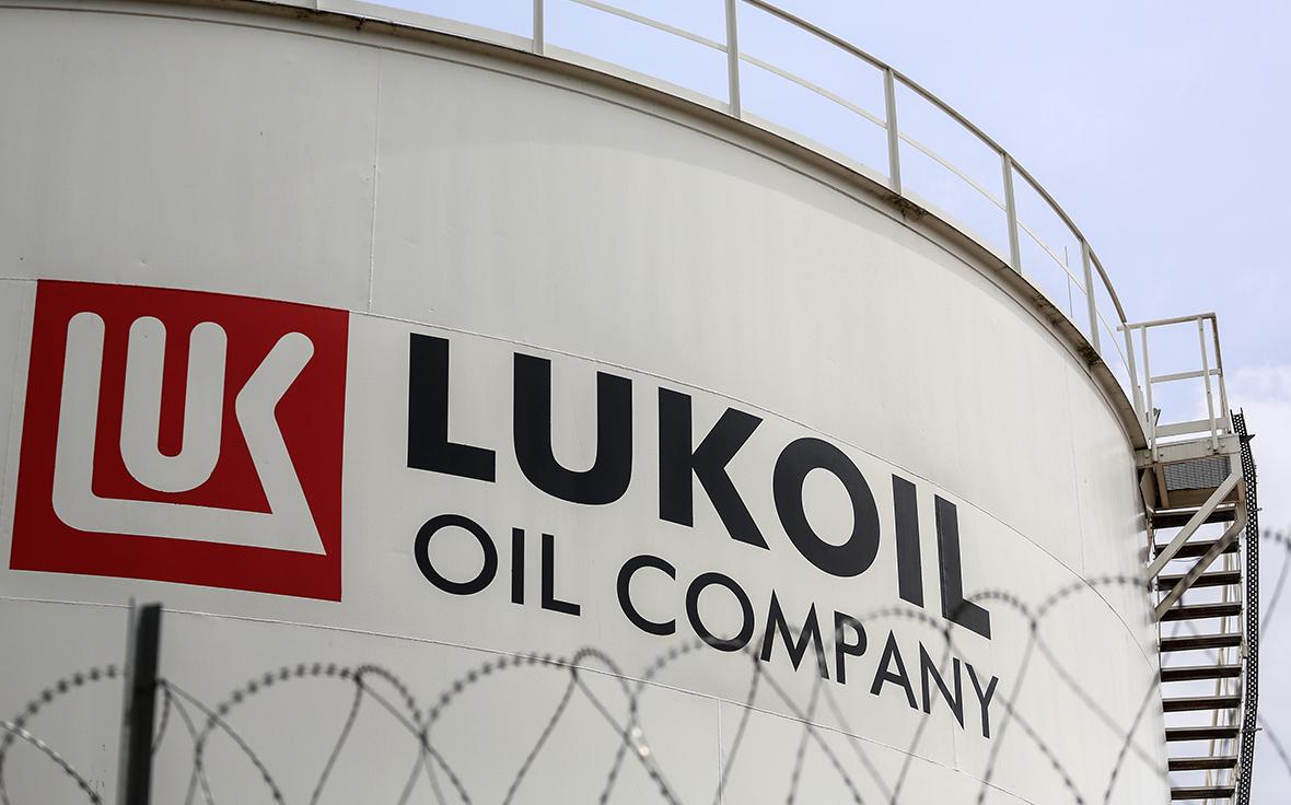 Reuters узнал о возвращении Total доли ЛУКОЙЛа в заводе в Нидерландах