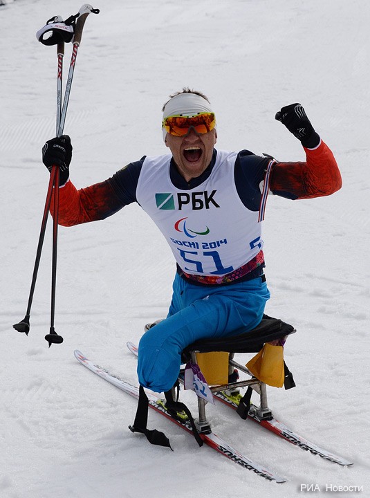 Биатлонист Петушков принес России первое золото Паралимпиады