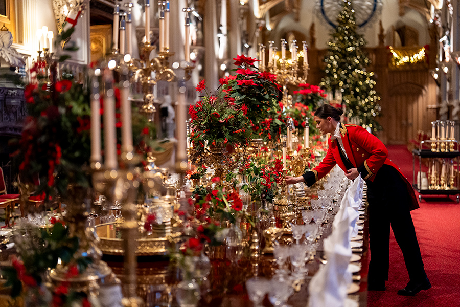 Новогодние украшения по случаю визита президента Германии Франка-Вальтера Штайнмайера с супругой.