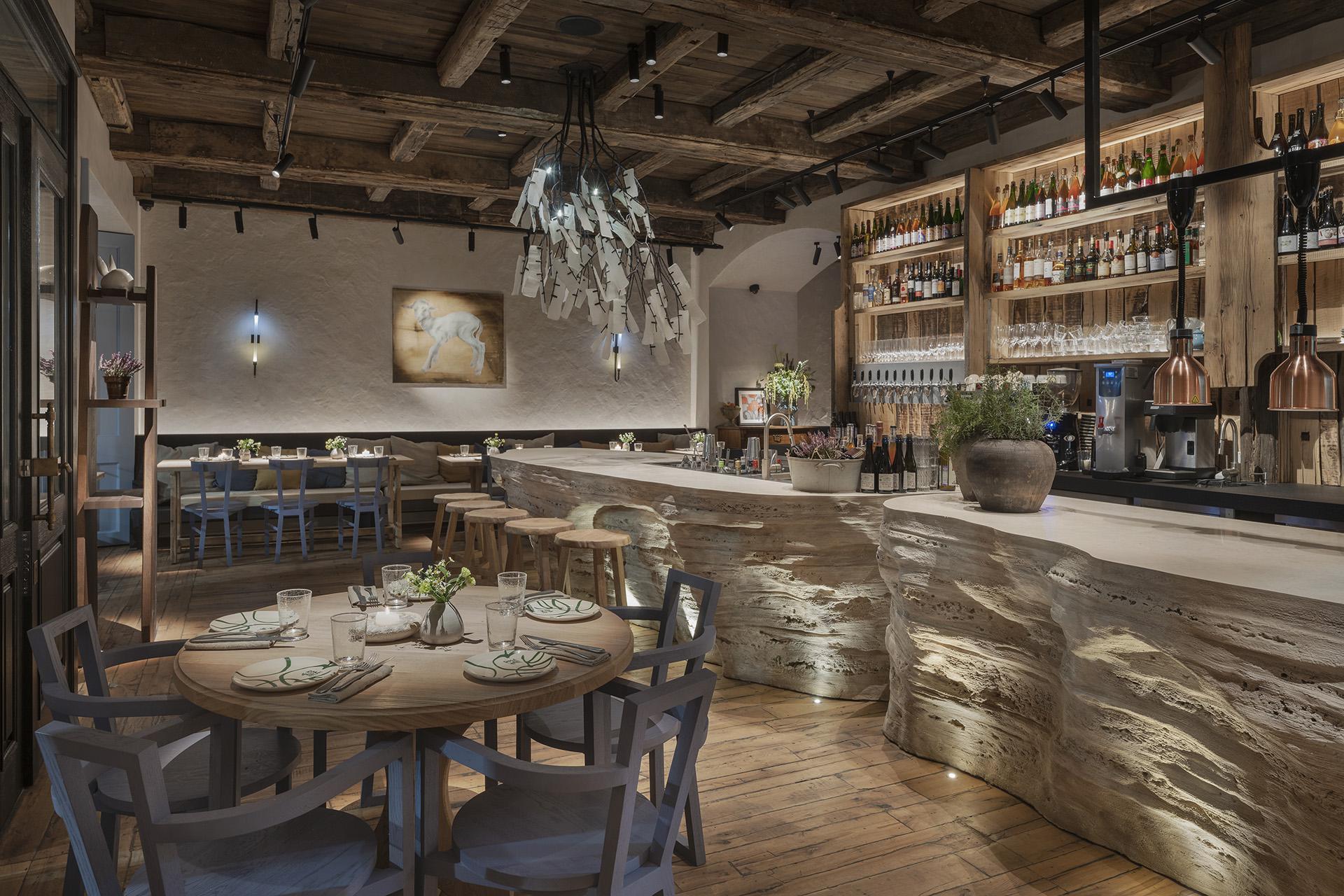 Интерьер ресторана Pomme Verte