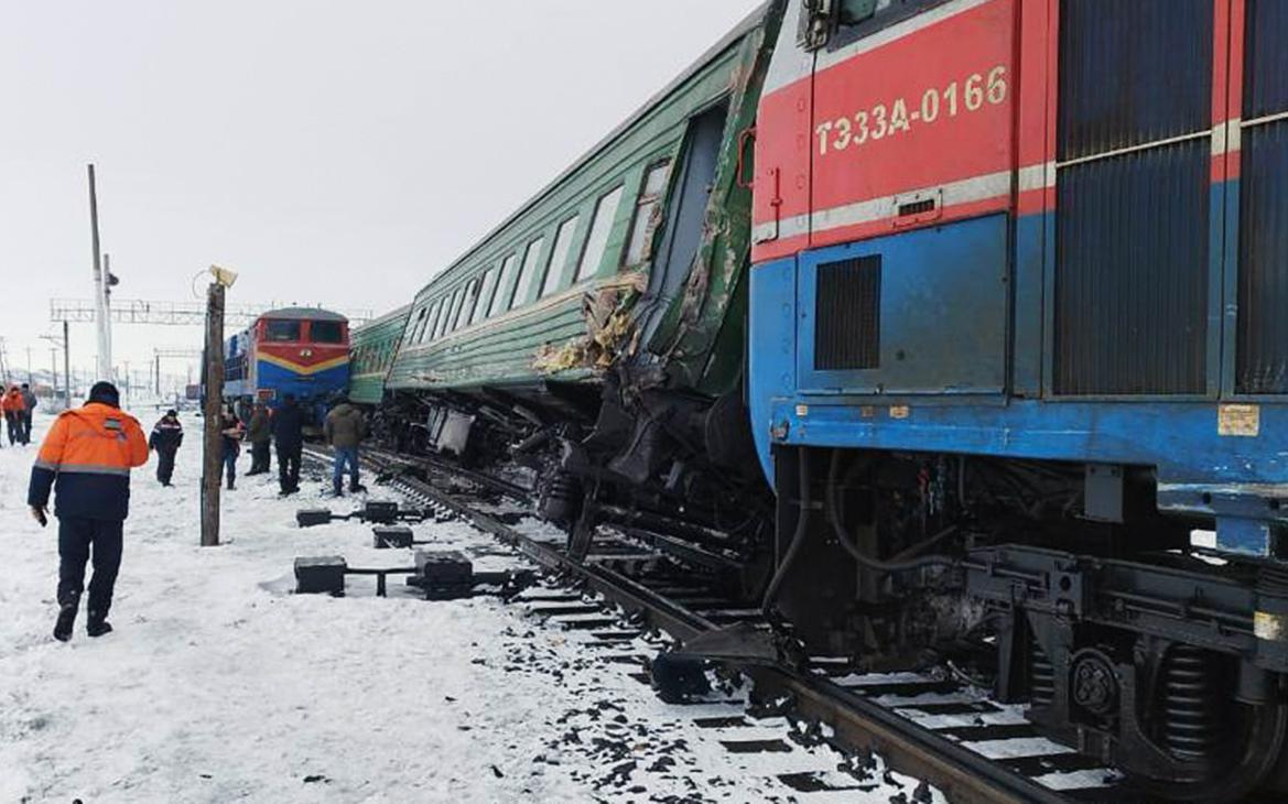 В Казахстане сошел с рельсов следовавший в Россию пассажирский поезд