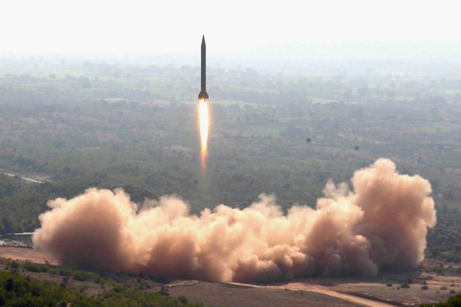Ghauri (Hatf-5)&nbsp;&mdash; ракета средней дальности, при разработке которой в качестве образца использовалась северокорейская ракета &laquo;Нодонг&raquo;. Дальность Ghauri&nbsp;&mdash; 1250&nbsp;км, это двухступенчатая ракета на жидком топливе