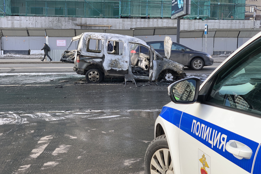 Последствия возгорания автомобиля на Хорошевском шоссе