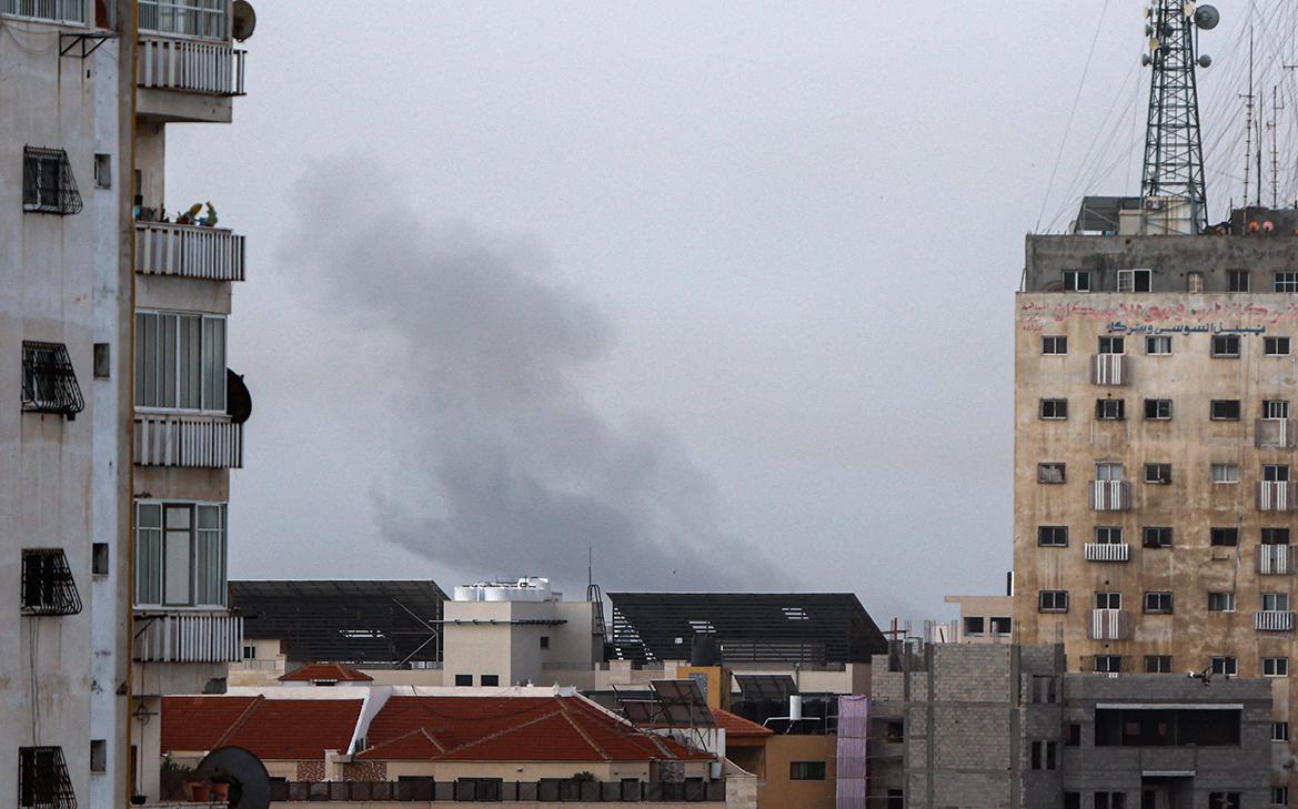 Израиль нанес удары по сектору Газа в ответ на ракетный обстрел