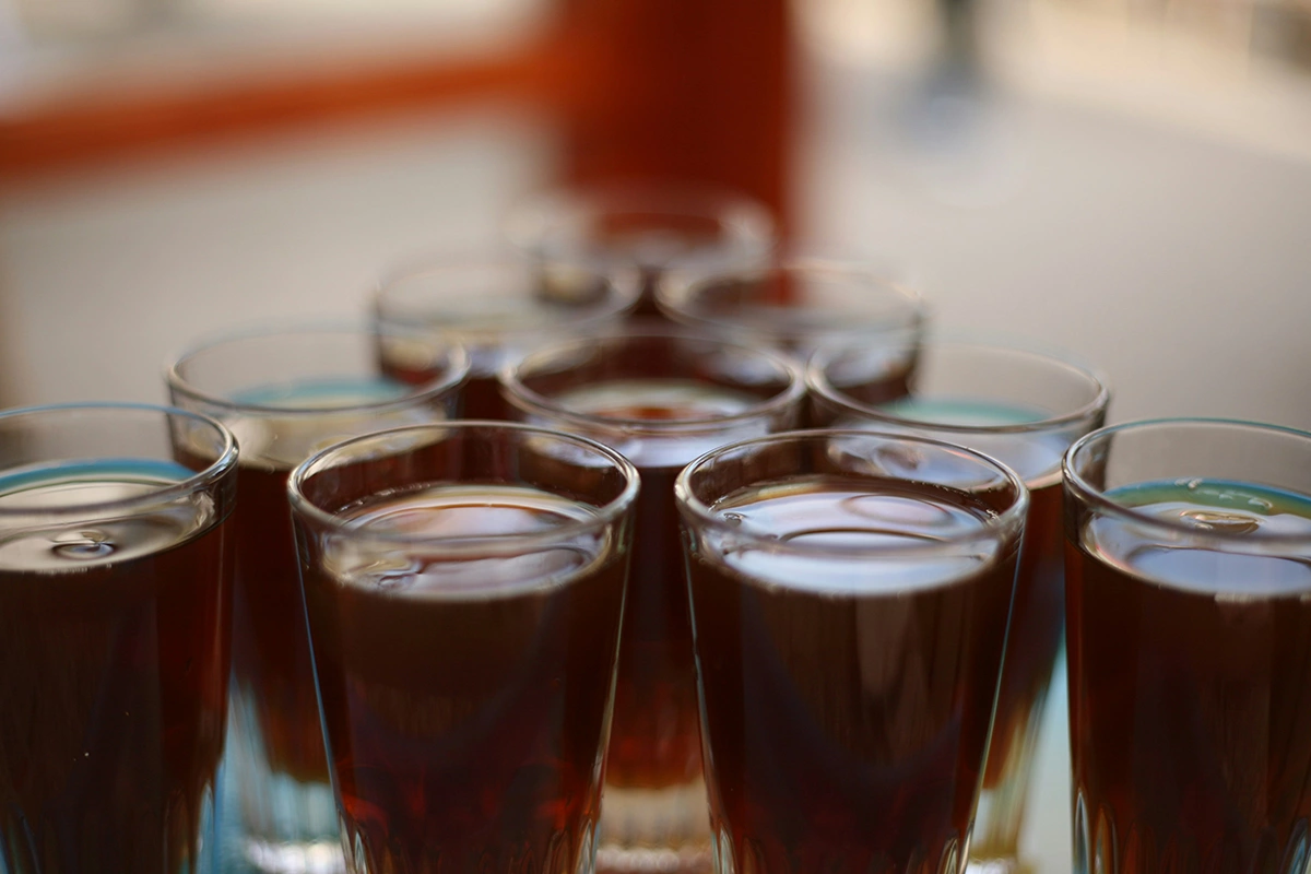 С 2015 по 2024 год в России уровень острых отравлений алкоголем снизился на 40,1%, а количество смертей от них сократилось на 34,7%