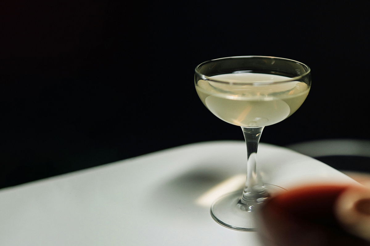 Один бокал, одно блюдо: яркие комбинации еды и коктейлей