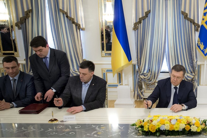 Заседание по урегулированию ситуации между президентом Украины В.Януковичем и лидерами оппозиции