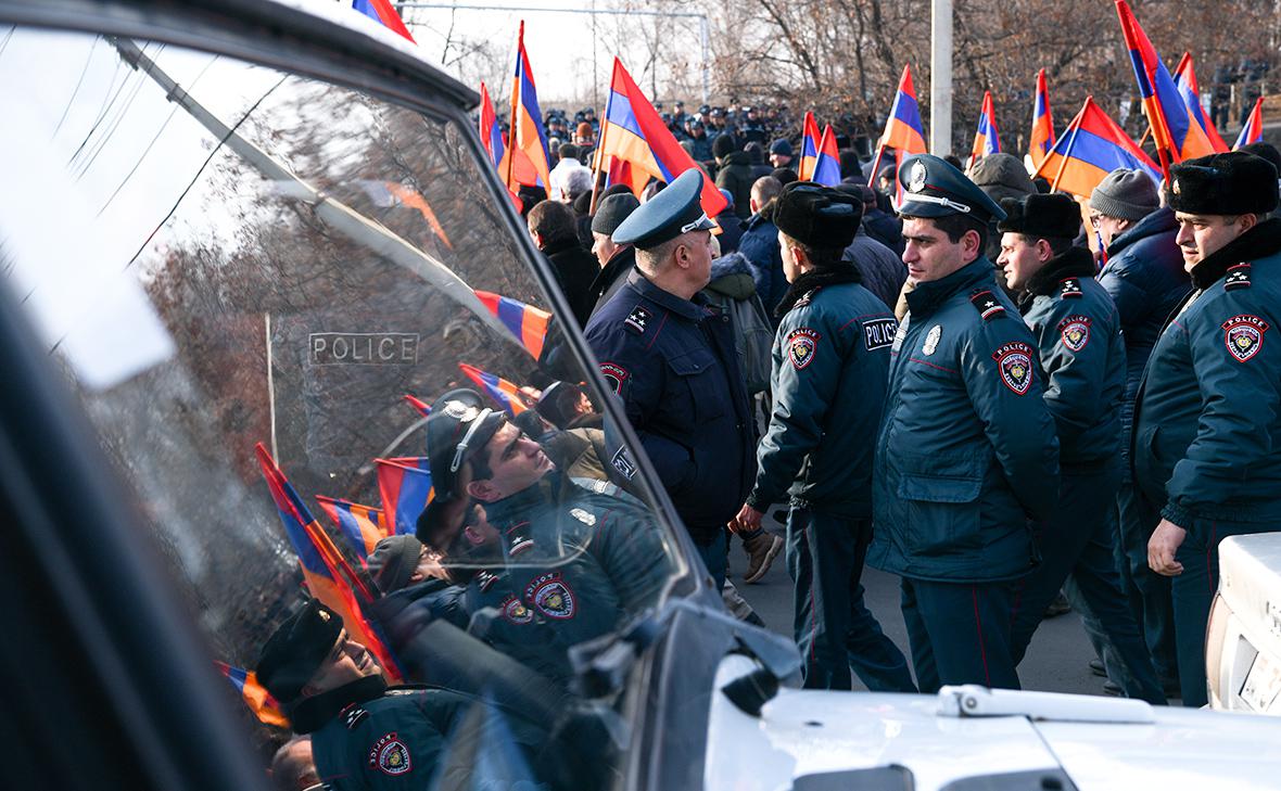 Акция протеста организованная сторонниками выхода Армении из ОДКБ