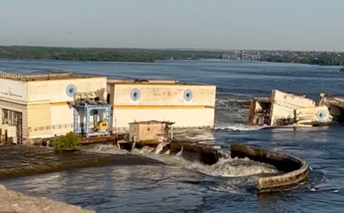 Эксперты оценили, как разрушение Каховской ГЭС повлияет на Черное море"/>













