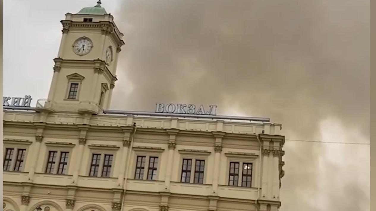 Пожар на площади трех вокзалов в Москве. Видео