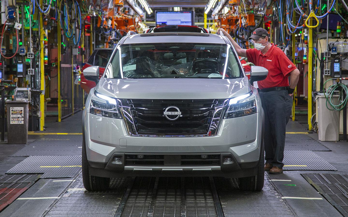 Nissan остановил сборку трех моделей. Спасибо пошлинам Трампа