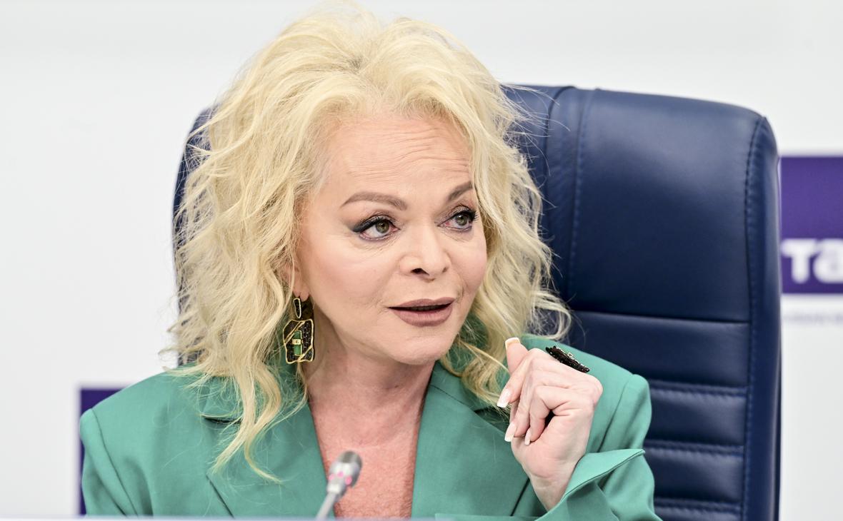 Лариса Долина